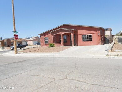 14301 Venecia Dr, El Paso, TX 79928 - photo 2