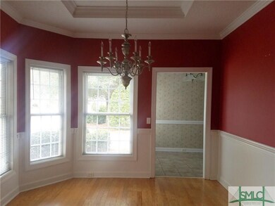 Separate formal dining room which could be used as