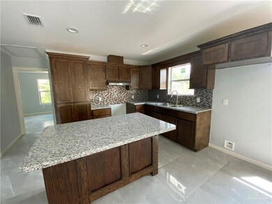 602 N Fir St, Pharr, TX 78577 - photo 3