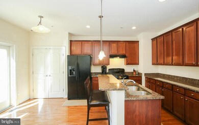 593 Raven Ave, Gaithersburg, MD 20877 - photo 2