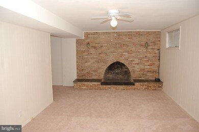 14228 Chadwick Ln, Rockville, MD 20853 - photo 3