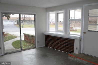 10 E Locust St, Littlestown, PA 17340 - photo 2