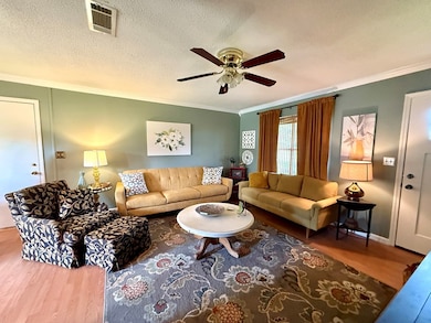 All rooms easy to arrange-no floor registers