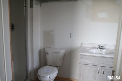 1638 W 67th St, Davenport, IA 52806 - photo 7