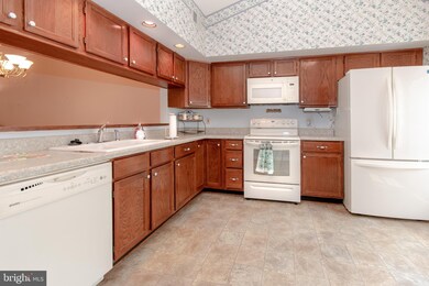 106 Charleston Ln, Frederick, MD 21702 - photo 6