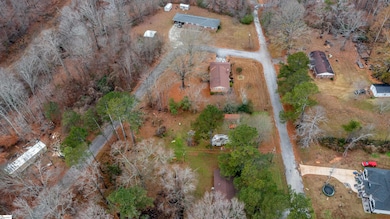 472 New Hampshire Cir, Clinton, SC 29325 - photo 2