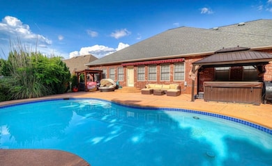 318 Fox Fire Ct, Joplin, MO 64801 - photo 2