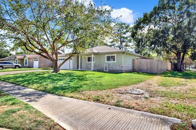 16802 David Glen Dr, Friendswood, TX 77546 - photo 2