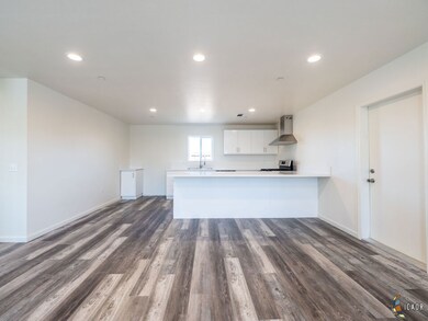 881 Woodward Ave, El Centro, CA 92243 - photo 6