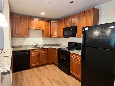 324 Washington St unit 301, Wellesley Hills, MA 02481 - photo 4