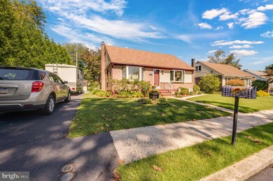 341 Roosevelt Ave, Reading, PA 19605 - photo 3