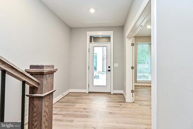 1892 Easterly Rd, Reston, VA 20190 - photo 3