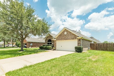 1504 Allison St, Alvin, TX 77511 - photo 3