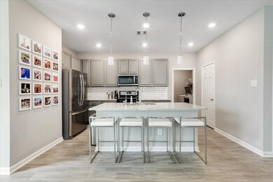 Spacious Kitchen with upgraded granite