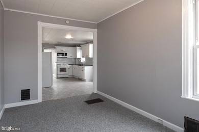 19 N 3rd St, Emmaus, PA 18049 - photo 4