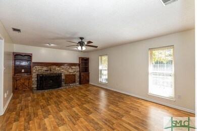 404 E 1st St, Springfield, GA 31329 - photo 4