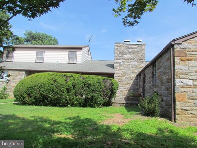 215 Maple Ave, Reading, PA 19607 - photo 7