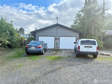1007 Macfarlane St, Aberdeen, WA 98520 - photo 3