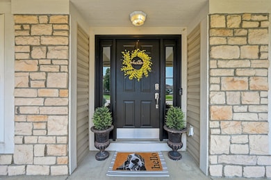 5-web-or-mls-Loris Way-S3107-005