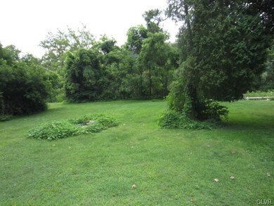 835 S Delaware Dr, Easton, PA 18042 - photo 4