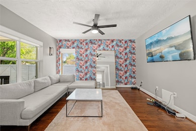 814 Barkley St, Houston, TX 77022 - photo 6