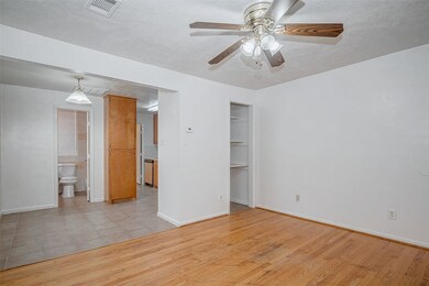 115 Aurora St unit 4, Houston, TX 77008 - photo 3