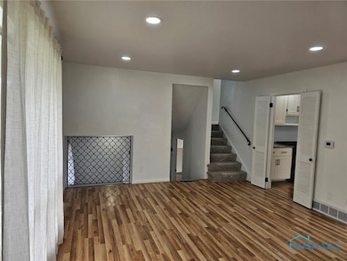 2921 Schneider Rd, Toledo, OH 43614 - photo 2