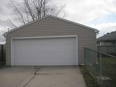 Parking Lot/Garage