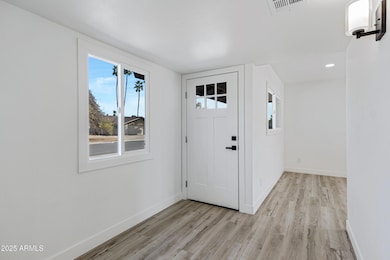 407 E Orion St-7