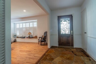 307 Rainier Dr, Houston, TX 77024 - photo 4