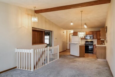 008-Dining_Area-1511902-mls.jpg