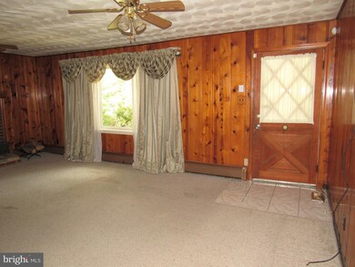 563 Shenandoah River Dr, Harpers Ferry, WV 25425 - photo 2