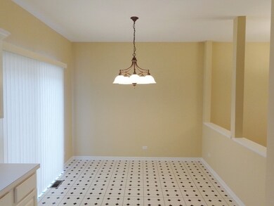 2409 Courtyard Cir unit 2, Aurora, IL 60506 - photo 4