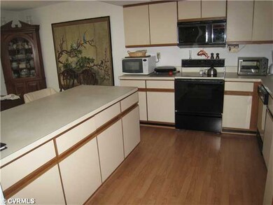 Kitchen - Your kitchen has tons of counter space w