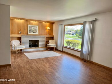 2050 W Market