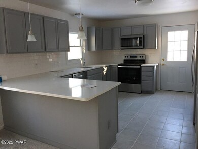 108 Market Rd, Greeley, PA 18425 - photo 6