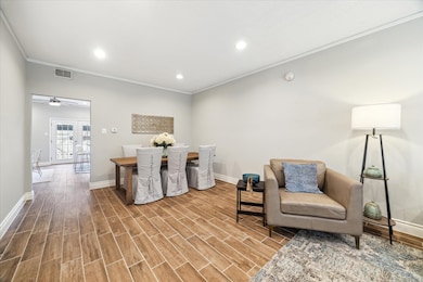 Space for seating 6 in the formal dining but can e