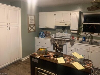 368 Weatherford Dr, King, NC 27021 - photo 4