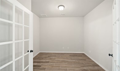 Convenient home office with french doors (*Photo n