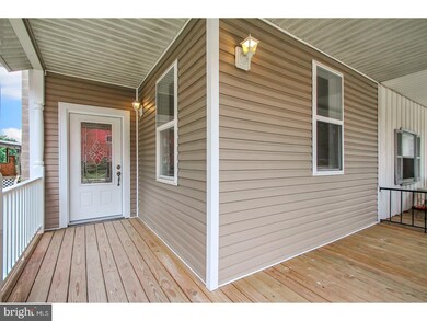 29 N 3rd St, Womelsdorf, PA 19567 - photo 2