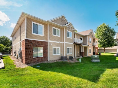 1108 N 6th St unit 45, Indianola, IA 50125 - photo 2