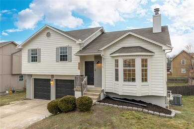 310 W Calico Dr, Raymore, MO 64083 - photo 2