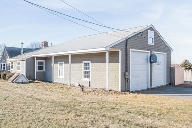 38 Honeyman Ave, Middletown, RI 02842 - photo 2