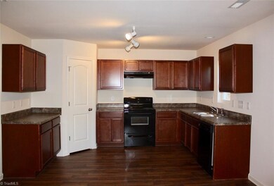 252 Waterfront Ct, Asheboro, NC 27203 - photo 5