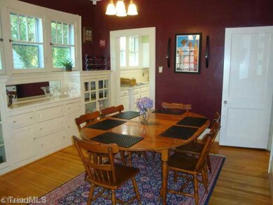 Dining Room. Dining Room with Built in Cabinets