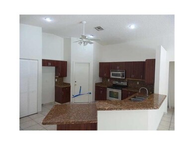 1414 E Harmony Lake Cir, Davie, FL 33324 - photo 2