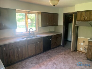 Family Side Kitchen