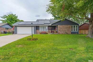 374 Northgate St, Lincoln, IL 62656 - photo 4