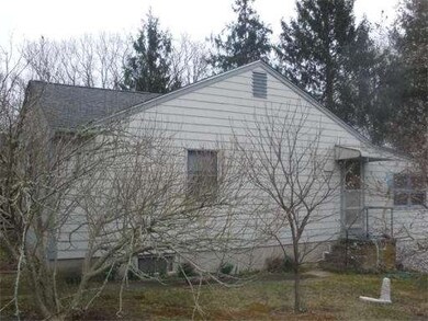 54 Liberty St, Plymouth, MA 02360 - photo 2