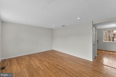 1233 Elm Grove Cir, Silver Spring, MD 20905 - photo 5
